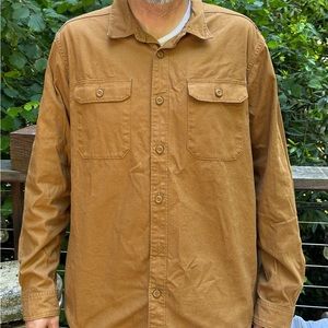 Patagonia 100% cotton men’s button down shirt. Mustard yellow. Brand new.
